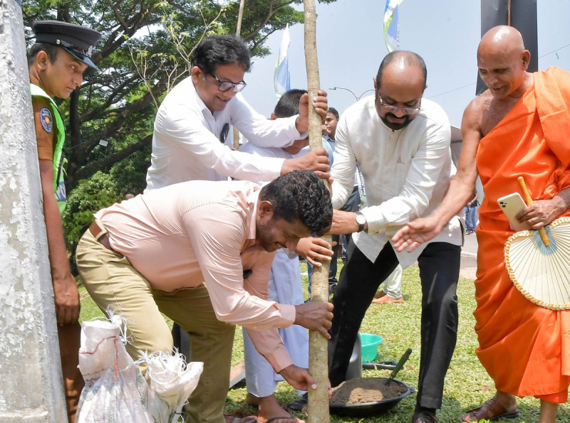 &quot;Clean Sri Lanka&quot; Urban Forest Project Launches Near Kelani Bridge