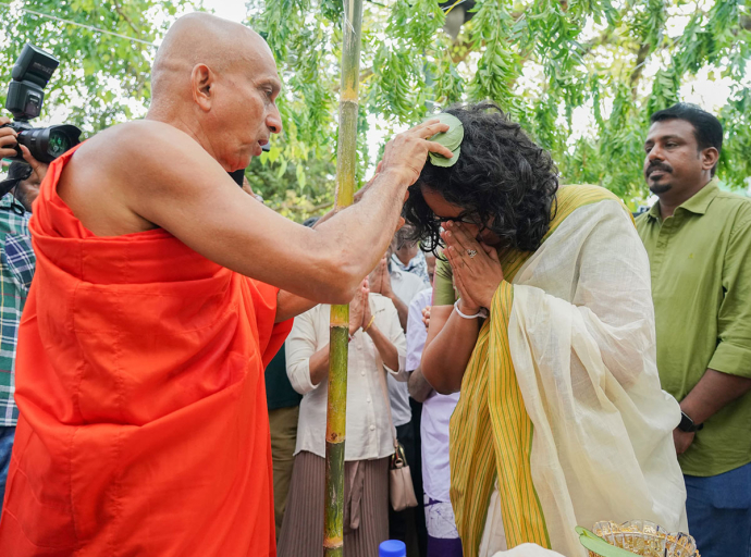 Prime Minister Attends New Year Oil Anointing Ceremony